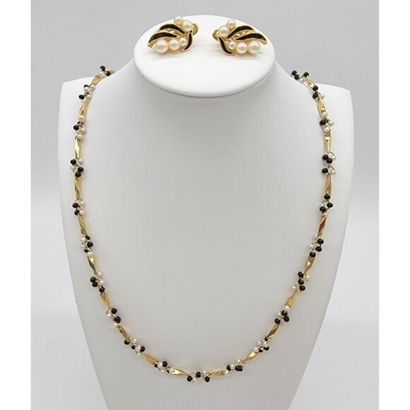 Vintage Black & White Goldtone Costume Jewelry Earring And Necklace Set - Picture 1 of 8
